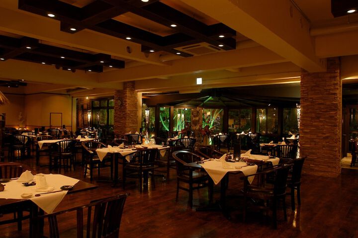 Dining 80 of 131