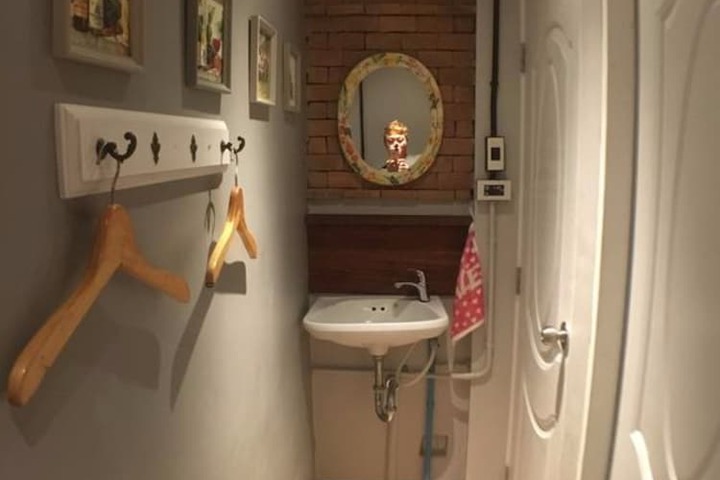 Room 30 of 37