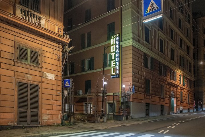 Hotel Entry