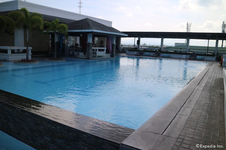 Pool 30 of 60