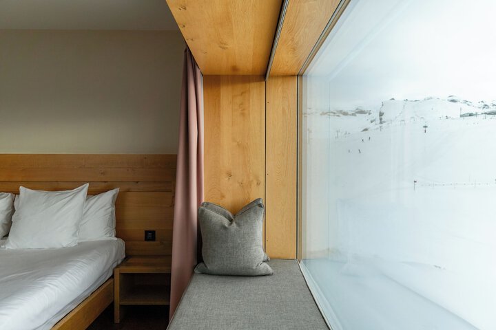 Room 8 of 65