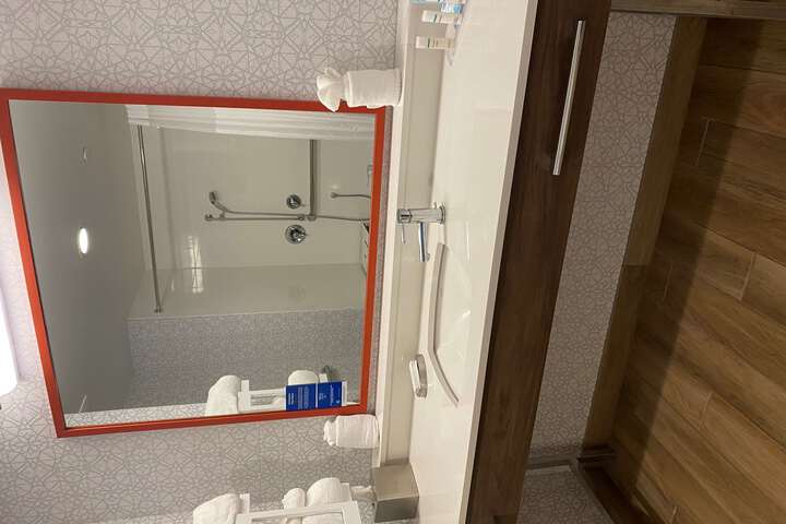 Room 168 of 204