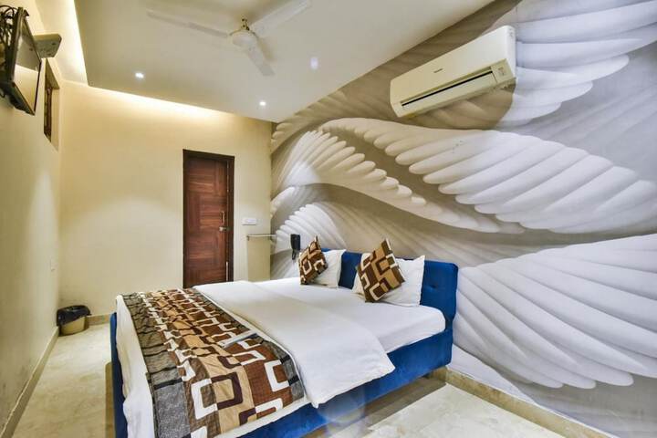 Room 8 of 17