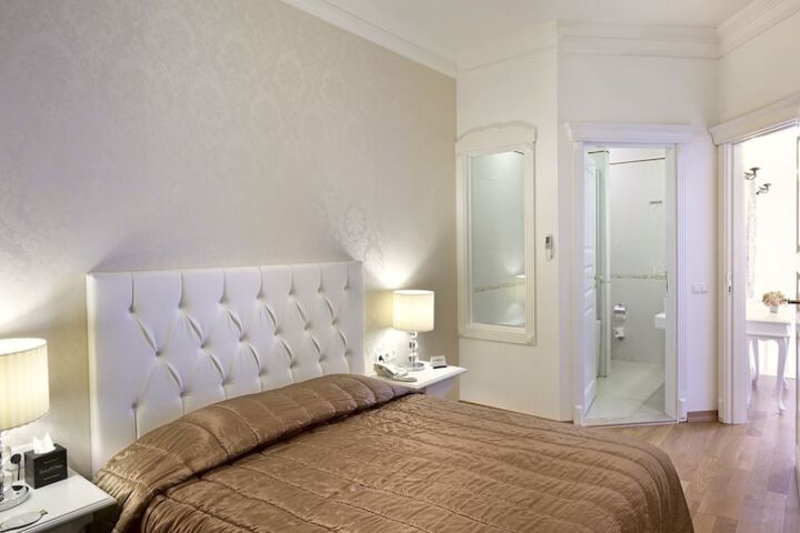 Room 13 of 273
