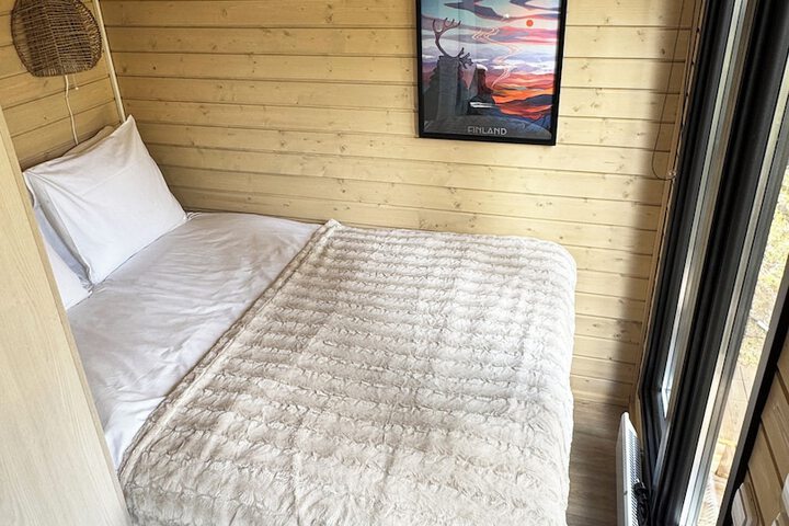 Room 2 of 132