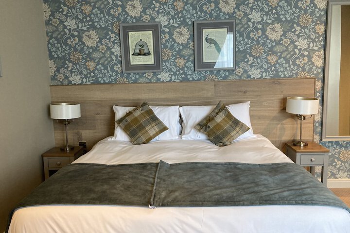 Room 8 of 14