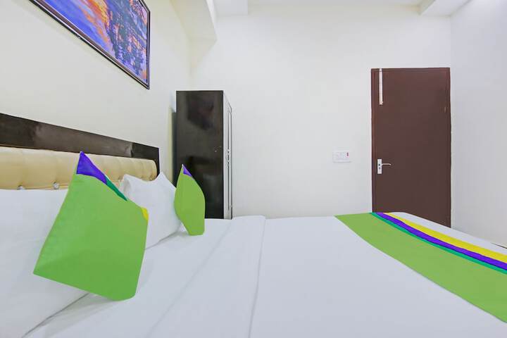 Room 18 of 36