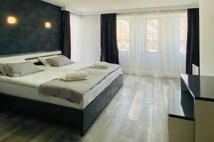 Room 11 of 13