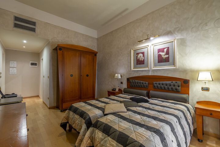 Room 63 of 208