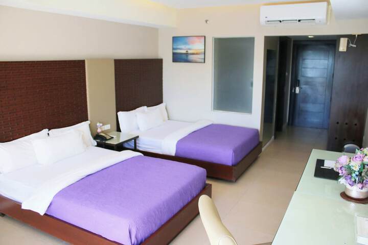 Room 16 of 211