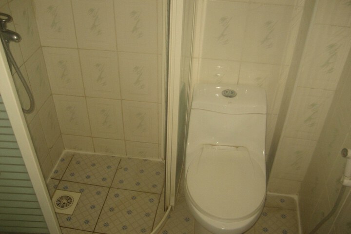 Room 34 of 64