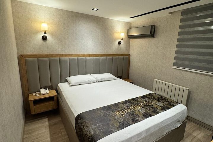 Room 8 of 36