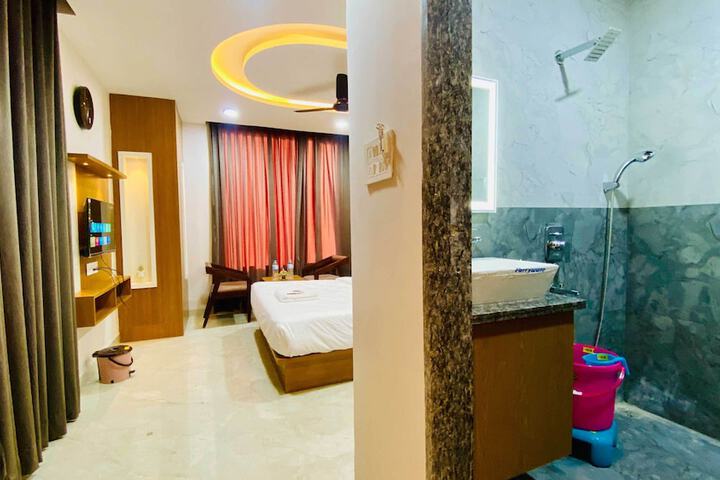 Room 4 of 55