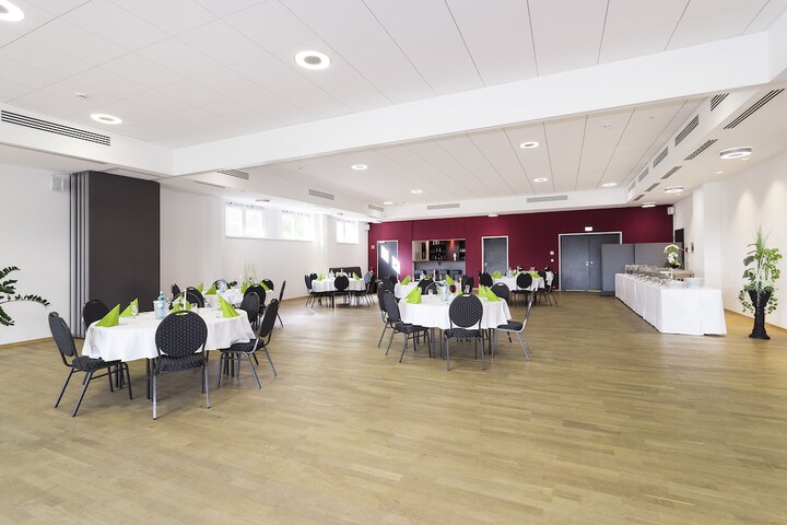 Ballroom/Hall 37 of 44