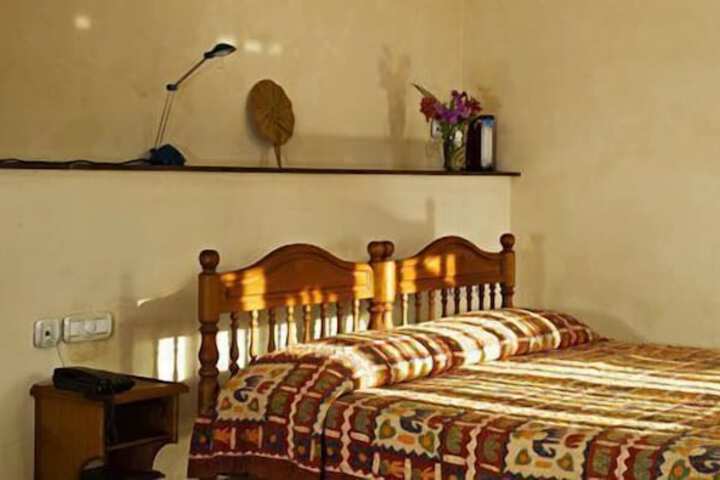 Room 2 of 10