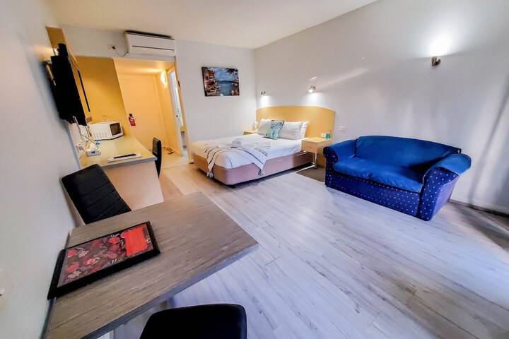Room 19 of 100
