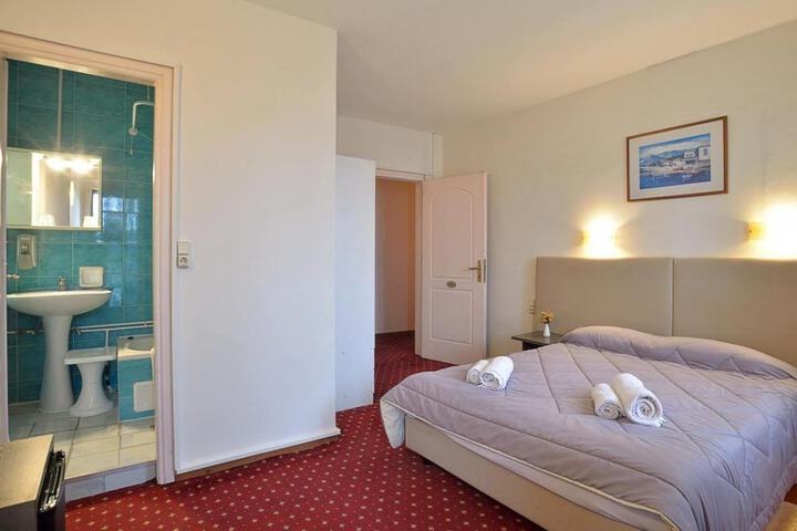 Room 11 of 50