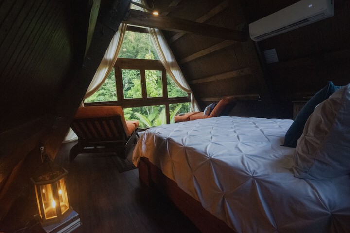Room 4 of 151
