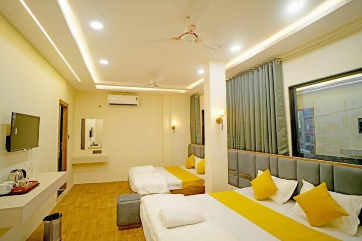 Room 3 of 16