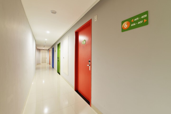 Ballroom/Hall 16 of 23