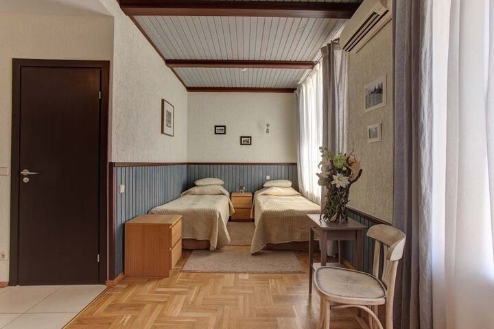 Room 30 of 69