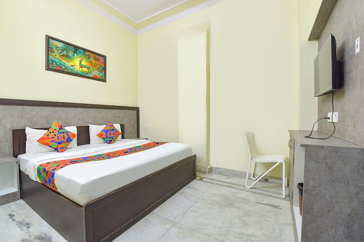 Room 10 of 31