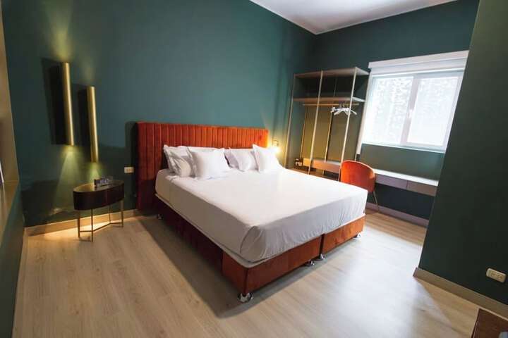 Room 6 of 50