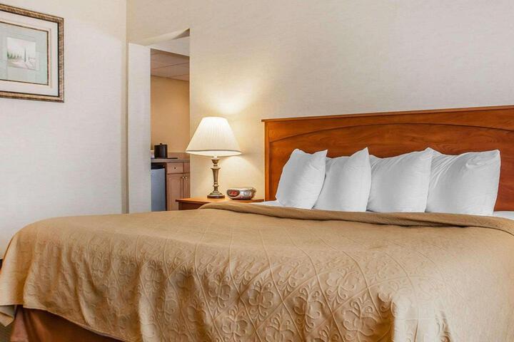 1 King Bed Accessible (5 of 8)