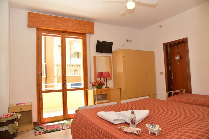 Room 14 of 34