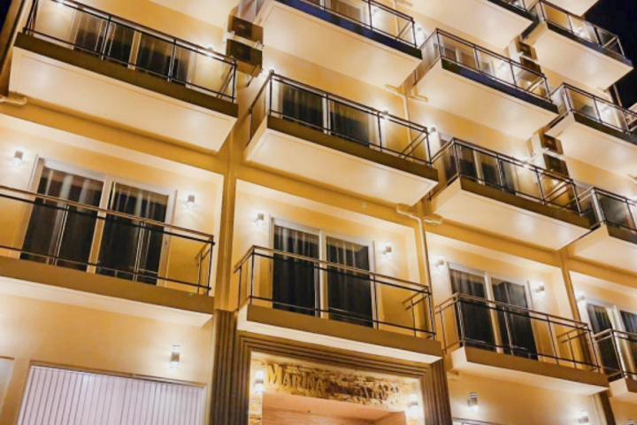 Hotel 4 of 13