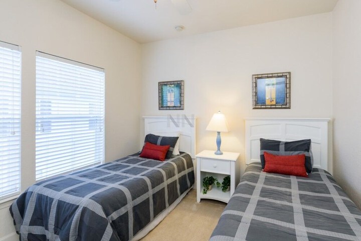 Room 6 of 21