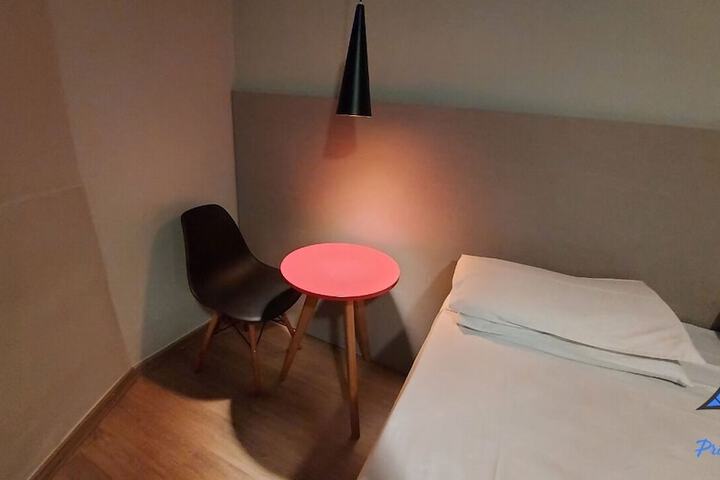 Room 13 of 130