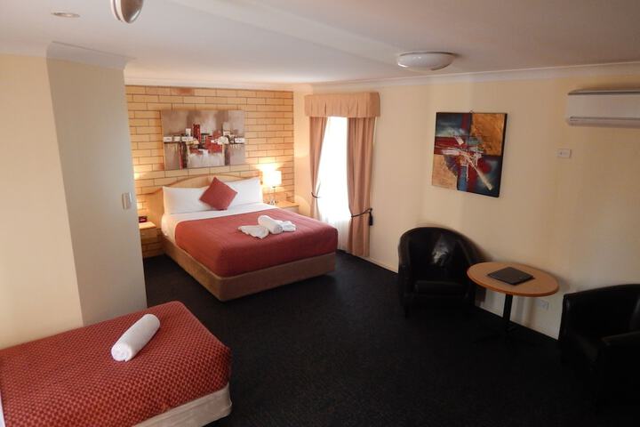Room 6 of 43