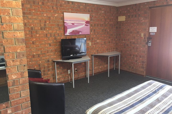 Room 8 of 50