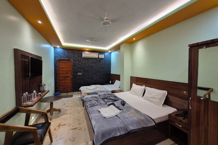Room 17 of 31