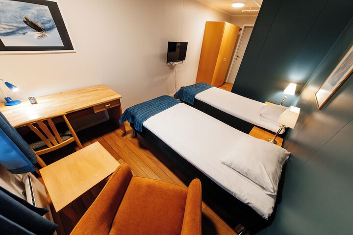 Room 20 of 199