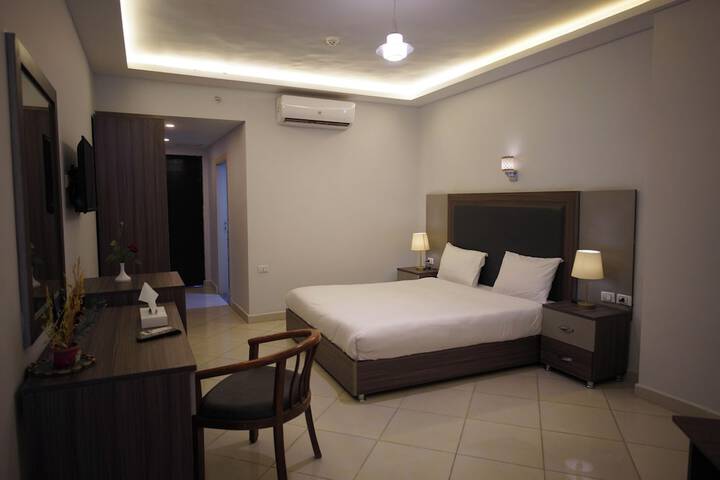 Room 14 of 27