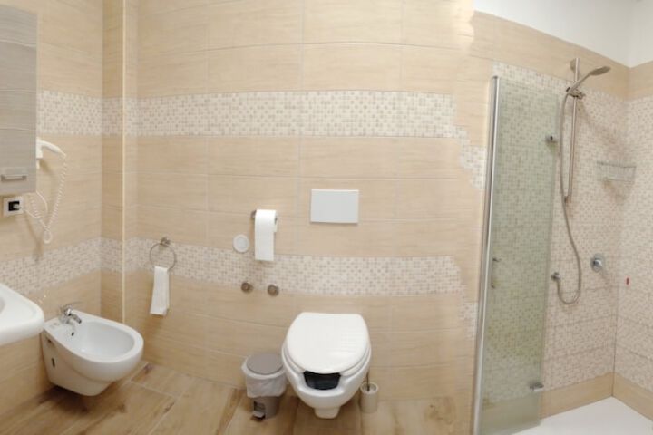 Room 44 of 57