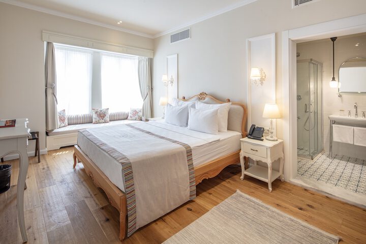 Room 10 of 47
