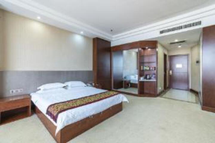 Room 8 of 8