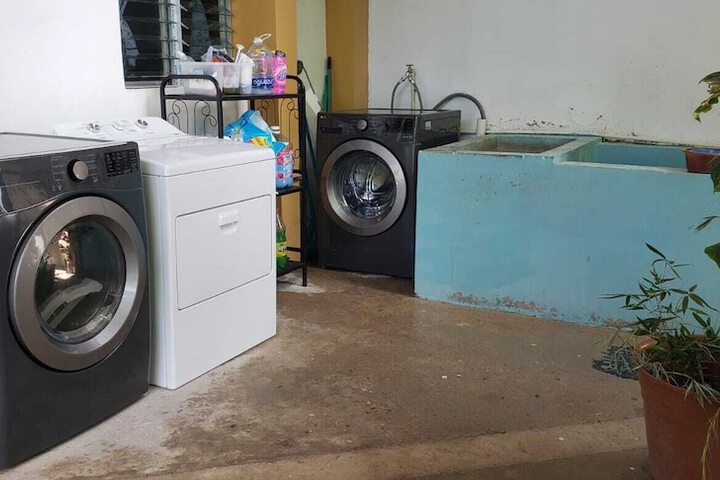 Laundry 16 of 32