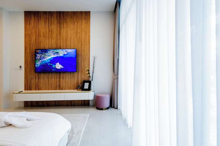 Room 44 of 213