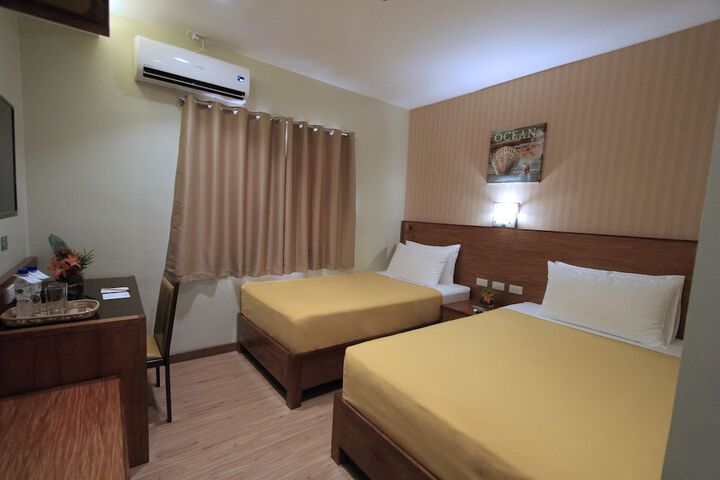 Coron Soleil Express Hotel