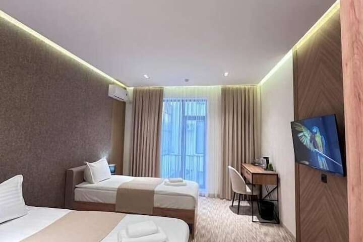 Room 10 of 60