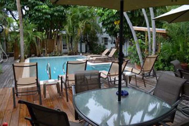 Sundeck 37 of 40