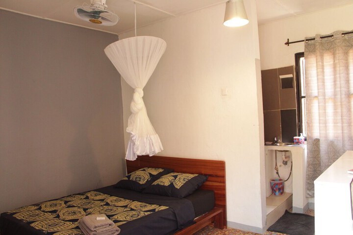 Room 5 of 37