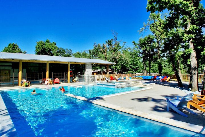 Hotel Pool