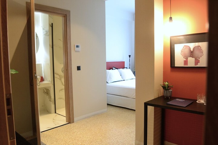 Room 7 of 18