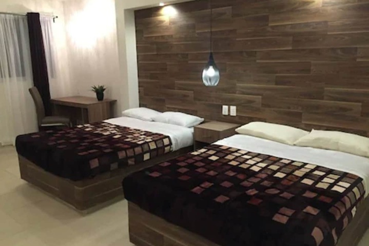 Room 4 of 32