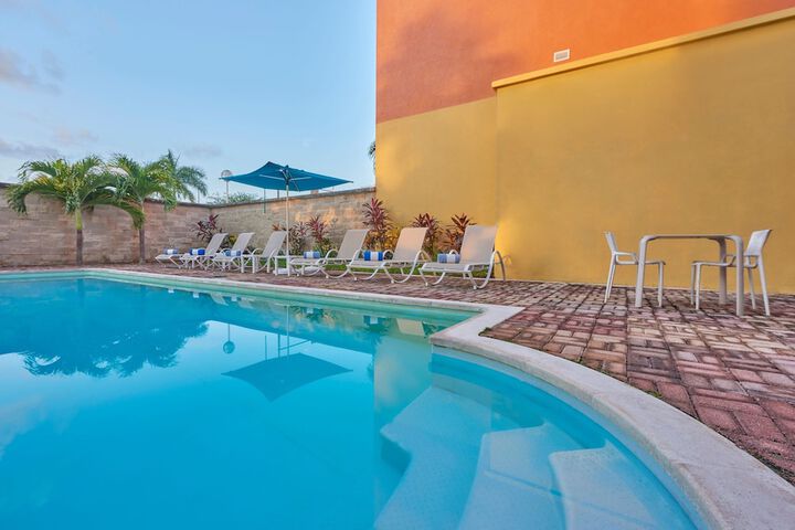 Pools & Facilities